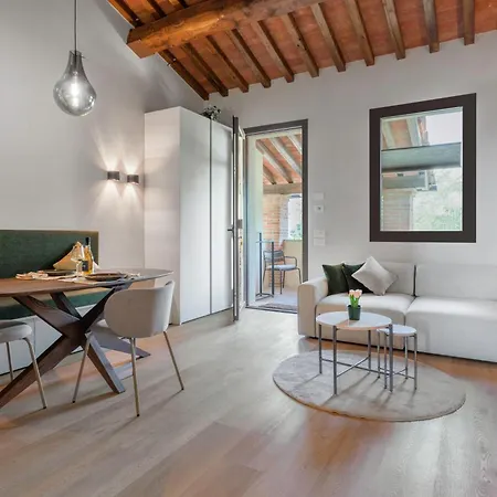 Correggiolo Romantic Apartment, Pool, Montaione, Toscana